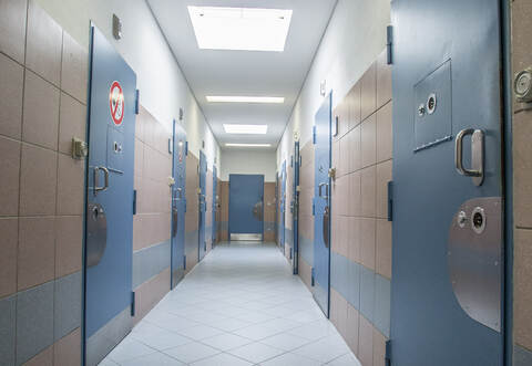 Teils anonym wenden sich Briefeschreiber an die PZ und kritisieren die Haftbedingungen in der JVA Heimsheim.