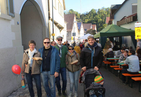 Über 5000 Besucher verweilen am Sonntag beim Dürrmenzer Herbstmarkt bei bestem Wetter.