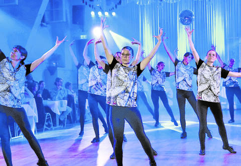 Ausdrucksstark: Die „Monday Boys and Girls“ sind die Musicaltanzgrup pe des Steiner CVJM, die jeden Montagabend trainiert.