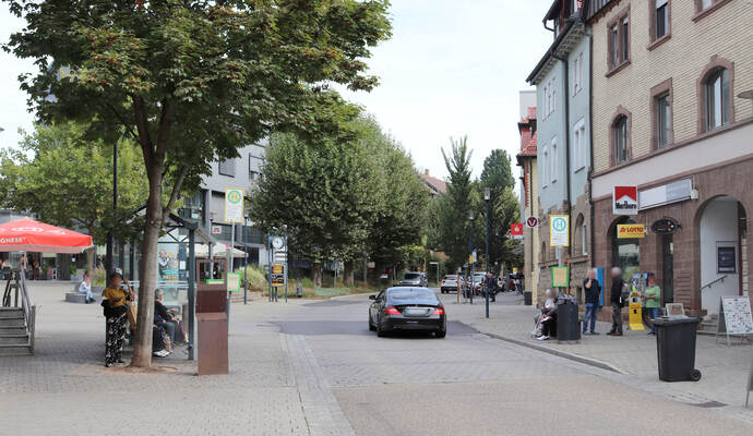 Der Bereich rund um den Erich-Fuchslocher-Platz in der Mühlacker Bahnhofstraße wird derzeit umgestaltet.
