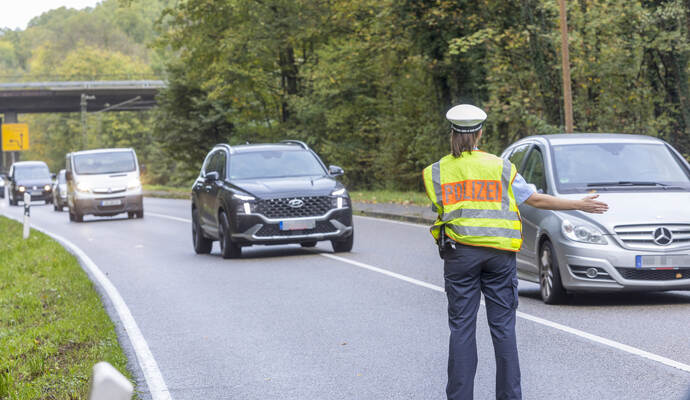 Unfall B10 Remchingen Pfinztal