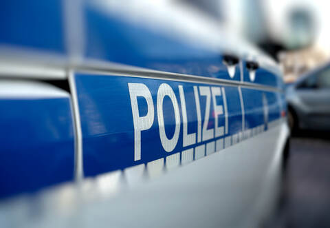 Bei einem Unfall in Oberderdingen wurde ein Kleinkind leicht verletzt.