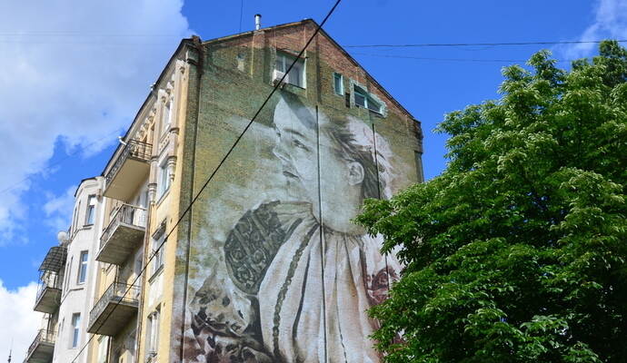 Guido van Heltens großes Wandbild aus dem Jahr 2015 in Kiew.