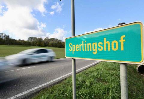 Nach gründlichem Abwägen habe man gemeinsam mit dem Eigentümer der Tiere beschlossen, diese fachgerecht zu erschießen.