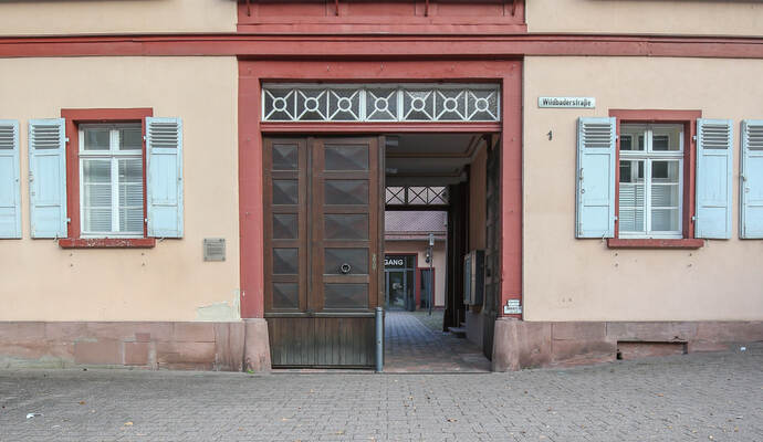 Im Höfener Rathaus entscheidet nun der Bürgermeister über die Einstellung von Kindergarten-Personal. Archivfoto: Meyer Im Höfener Rathaus entscheidet nun der Bürgermeister über die Einstellung von Kindergarten-Personal. Archivfoto: Meyer