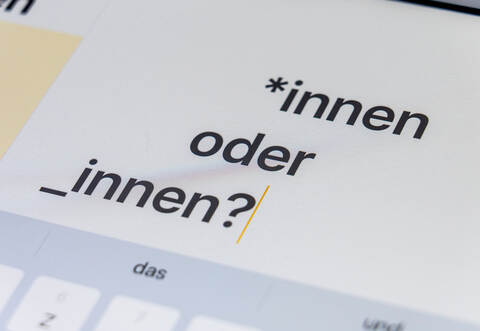 Gendern: Genderstern oder Unterstrich in moderner Schriftsprache (_innen oder *innen)