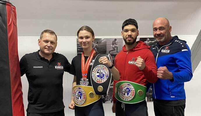 Stolz nach den World-Cup-Siegen: Von links Trainer Christian Deiß, Viktoria Weissgerber, Ugur Ögüt und Trainer Alexander Künzler.