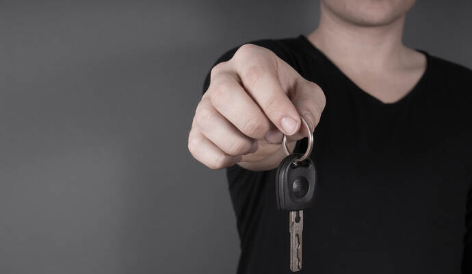 Alle drei Autofahrer mussten laut Polizei ihren Führerschein sowie eine Blutprobe abgeben.