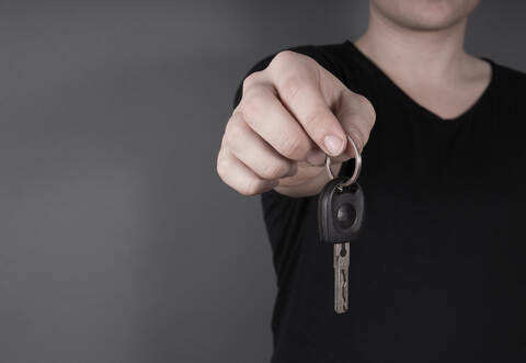 Alle drei Autofahrer mussten laut Polizei ihren Führerschein sowie eine Blutprobe abgeben.