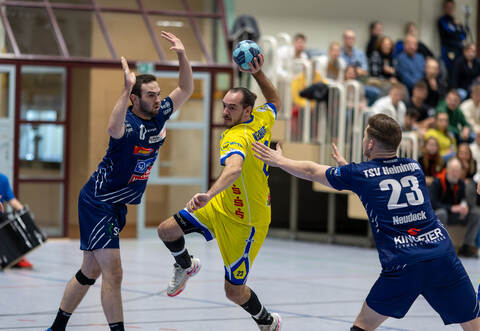 Kapitän Felix Kracht (rechts) führte den HC Neuenbürg zum Sieg. Foto: Ralf Becker