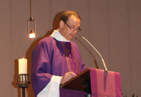 Ulrich Haag arbeitet bei der Sparkasse als Abteilungsleiter im Eventmanagement – und jetzt ehrenamtlich als Diakon in Kämpfelbach.