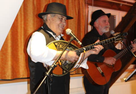Ein unvergesslicher Abend, der noch lange nachhält. Dafür sorgen die Musiker Kostas Antoniadis (links) und Clemens Heck.