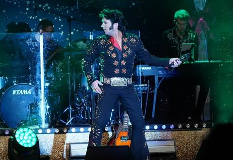 Der lockere Hüftschwung – fast wie beim Meister.   roller