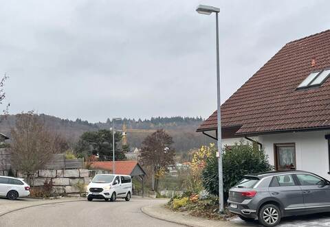 Die Straßenbeleuchtung bleibt so, wie sie ist: nächtlich angeschaltet.