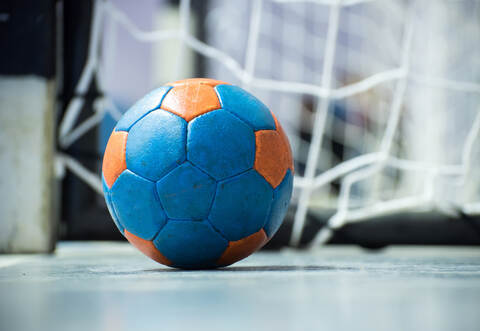 Гандбол Университет - Лада