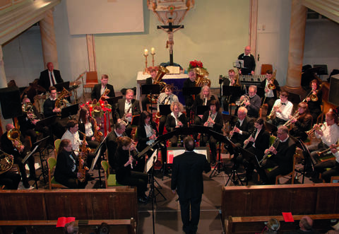 Zum ersten Mal haben Stadtkapelle, Bezirkskantorei und Organist beim Konzert in der Stadtkirche Neuenbürg gemeinsam agiert.