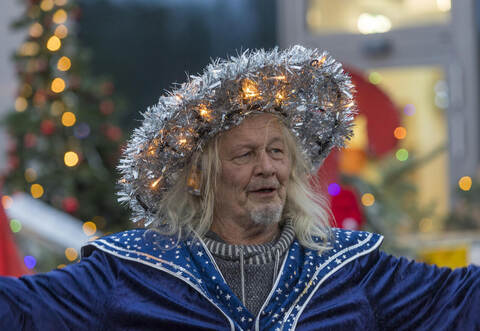 Santa auf Pickup in Tiefenbronn