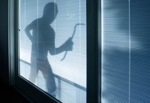 In Ispringen haben Einbrecher bei ihrer Tat zwar nichts gestohlen, aber einen hohen Schaden verursacht.