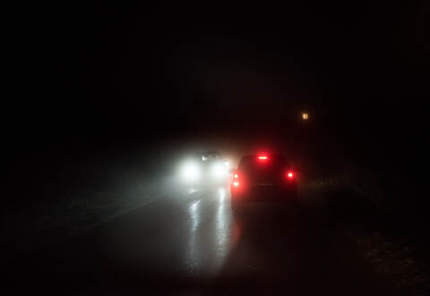 Eine Frau, die unter Nachtblindheit leidet, sorgte bei Ötisheim mehrfach beinahe für Kollisionen mit dem Gegenverkehr.