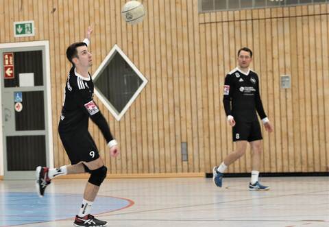 Nichts zu holen gab es für Kai Ehrhardt (links) und den TV Waldrennach gegen den Tabellenführer Vaihingen/Enz.