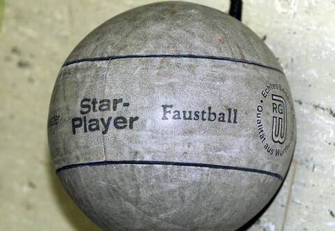 Am letzten Spieltag geht es für die Waldrennacher Faustballer um den Klassenerhalt in der Bundesliga.