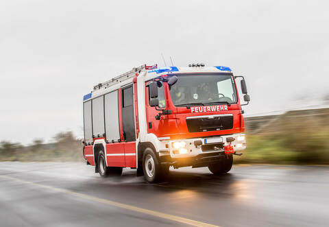 Brennendes Reisig sorgte in Bad Wildbad für kräftigen Rauch. Die alarmierte Feuerwehr musste am Ende aber nicht eingreifen.