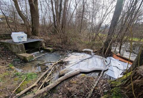 Wie das Öl in die Weißach kam, ist nicht bekannt.