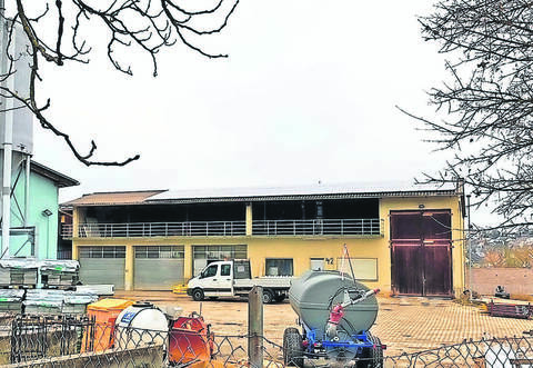 Der alte Bauhof wird umgebaut. Dort soll nach dem Umbau auch die DRK-Rettungswache und das Notarztfahrzeug beheimatet sein. Der Investitionsansatz dafür wurde im Haushalt um 400 000 Euro gekürzt.