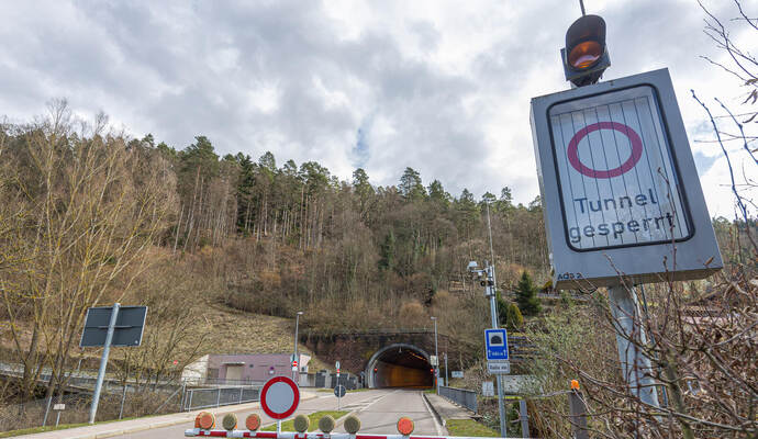 Der Wildbader Meisterntunnel ist sei t9. März gesperrt. Foto: Meyer Sperrung Meisterntunnel Bad Wildbad