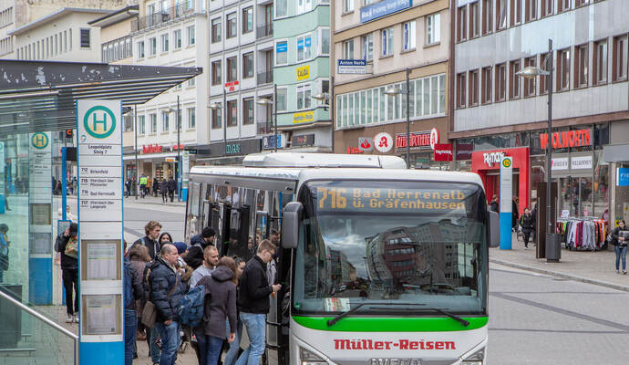 Die Firma Müller hat sich Anfang 2020 von der Pflicht entbinden lassen, Linien im westlichen Enzkreis eigenwirtschaftlich weiter zu betreiben. Buslinie 716 Müller Reisen