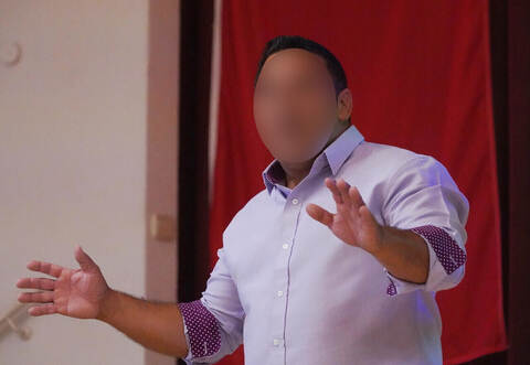 René R. gilt nun zwar immer noch als Beschuldigter und es wird weiterhin gegen ihn ermittelt – aber er könne zunächst einmal etwas durchschnaufen, so Anwalt Bähr.