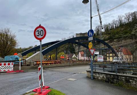 Die Bauarbeiten an der neuen Herrenwaagbrücke werden laut dem Regierungspräsidium Karlsruhe erst im Mai beendet sein.