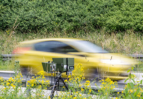 Die Polizei hat auf der Autobahn bei Heimsheim Geschwindigkeitsmessungen durchgeführt.