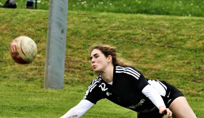 Voller Einsatz: die Brasilianerin Martina Bonzanini Bortolotto vom TSV Dennach beim ersten Heimspieltag. Voller Einsatz: die Brasilianerin Martina Bonzanini Bortolotto vom TSV Dennach beim ersten Heimspieltag.