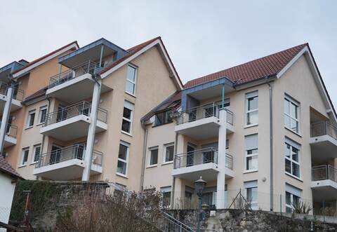 Einst ein Seniorenpflegeheim: Im ehemaligen Haus Wittumhof in Stein soll künftig eine Wohnnutzung möglich sein. Ein entsprechender Antrag auf Nutzungsänderung hat für Wirbel im Gemeinderat gesorgt.