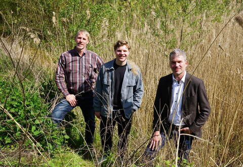 Baubetriebsleiter Michael Bauer, Nico Gunzelmann und Bürgermeister Matthias Enz (von links) im Austausch.
