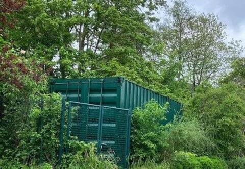 Erneuerungsbedürftig ist die Containeranlage zwischen Jugendhaus und Erlenbach in Mühlacker.