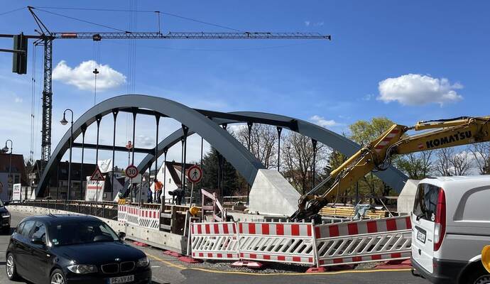 Die Fertigstellung der Mühlacker Herrenwaagbrücke soll noch in dieser Woche erfolgen.