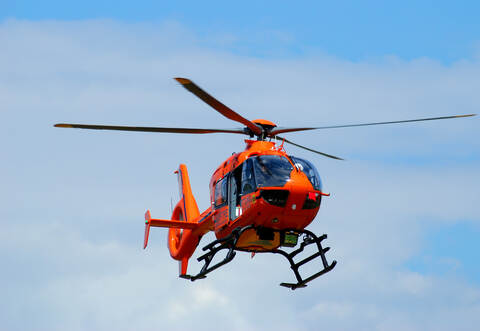 Ein Rettungshubschrauber war in Kämpfelbach im Einsatz (Symbolbild).