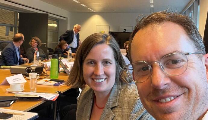 Guten Austausch und viele Impulse beim Arbeitstreffen des RGRE-Ausschusses loben die Erste Landesbeamtin des Enzkreises, Hilde Neidhardt, und Straubenhardts Bürgermeister und Kreisrat Helge Viehweg. Guten Austausch und viele Impulse beim Arbeitstreffen des RGRE-Ausschusses loben die Erste Landesbeamtin des Enzkreises, Hilde Neidhardt, und Straubenhardts Bürgermeister und Kreisrat Helge Viehweg.