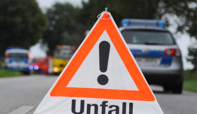 Zu einem schweren Motorradunfall ist es am Freitagmittag bei Bad Wildbad gekommen. Zu einem schweren Motorradunfall ist es am Freitagmittag bei Bad Wildbad gekommen.