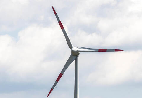 Überrascht zeigten sich die Kreisräte der Grünen über das relativ geringe Lärmaufkommen der Rotoren im Windpark Straubenhardt.