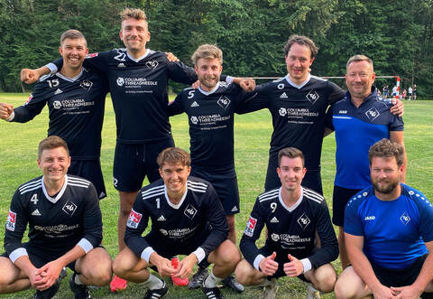 Mit zwei Siegen haben die Faustballer des TV Waldrennach die Tabellenführung in der 2. Bundesliga gefestigt.