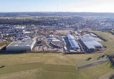 Auf der Grünfläche bei der Mammuthalle und beim Aldi (links im Bild) plant die Firma Eurofins einen neuen Standort. Allerdings müssen in dieser Sache erst noch letzte Fragen geklärt werden.