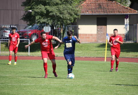 Weiter immer weiter: Die SG 08/Hellas Mühlacker (in Blau) gibt es nach drei Jahren nicht mehr, doch bereits bei Mühlackers Stadtturnier leben die Teams der bisherigen Partner Fußballvereinigung 08 und FV Hellas auf.