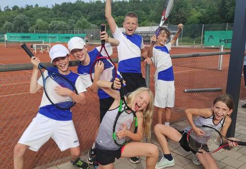 Das U12-Team des TC Enzberg.