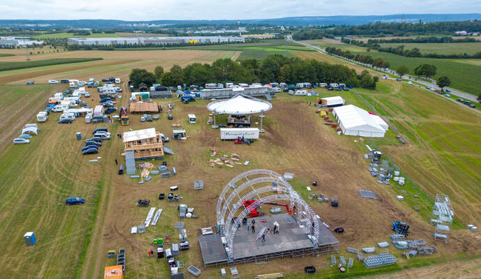 Aufbau Jubiläum Lobo MC