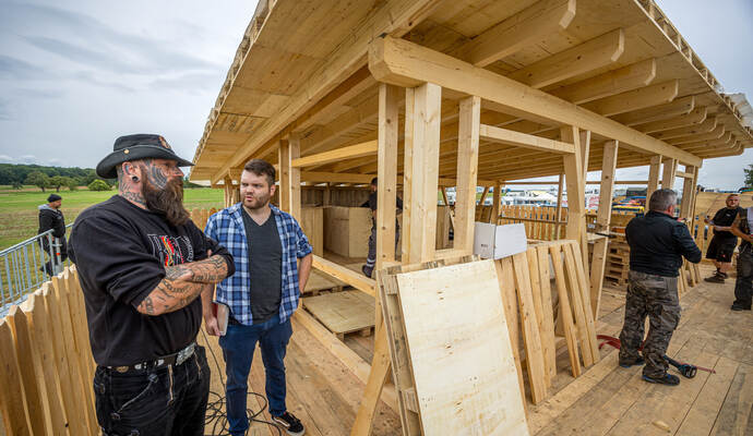 Aufbau Jubiläum Lobo MC