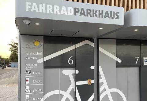 Zu kleine Boxen: Das Radparkhaus in Mühlacker kann viele Modelle nicht aufnehmen.