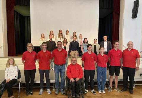 Gestern wurden im Kurhaus viele Sportler für ihre guten Leistungen im vergangenen Jahr geerht. Schömberg hat in den vergangenen Jahren viele, teils international erfolgreiche, Sportler hervorgebracht.